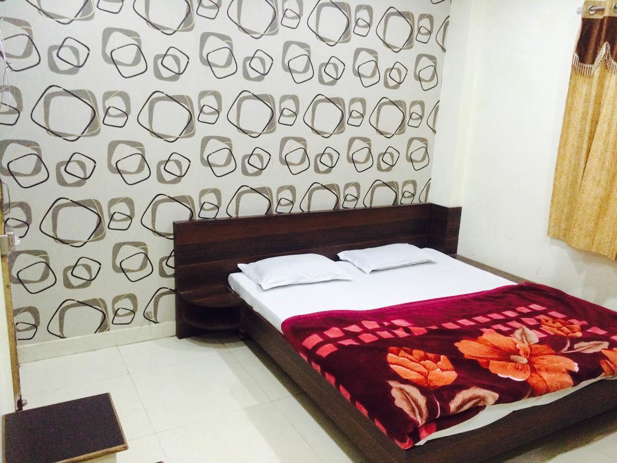 Hotel Vrandavan Palace Near Mahakal Temple Ujjain Exterior foto